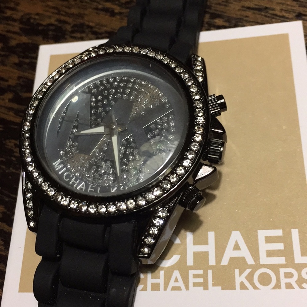 Michael Kors Watch - Picture 6 of 8